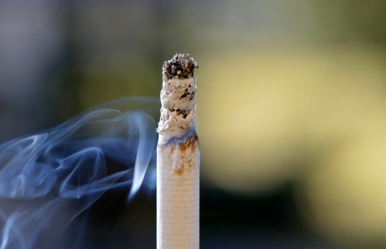 Запрет ароматических добавок лишь стимулирует продажу обычных сигарет